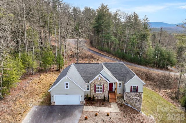 258 Crystal Heights Drive, Hendersonville, NC 28739