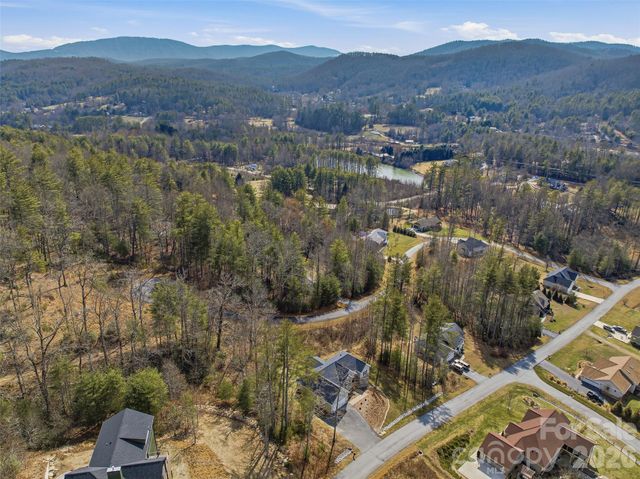 258 Crystal Heights Drive, Hendersonville, NC 28739