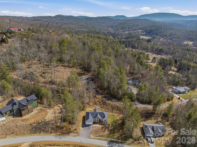 258 Crystal Heights Drive, Hendersonville, NC 28739