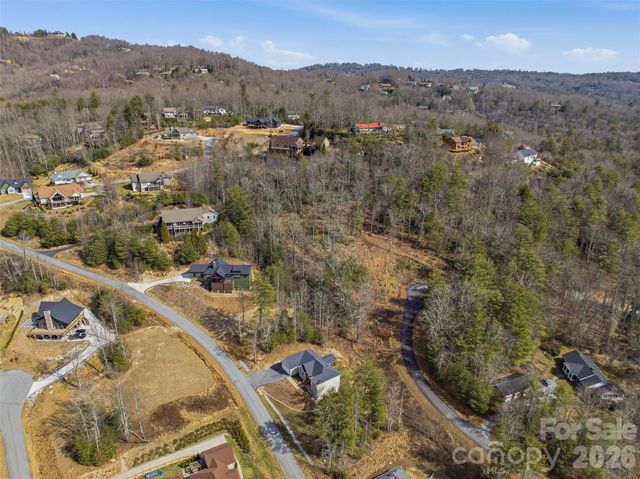 258 Crystal Heights Drive, Hendersonville, NC 28739
