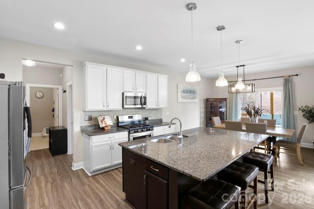 258 Crystal Heights Drive, Hendersonville, NC 28739