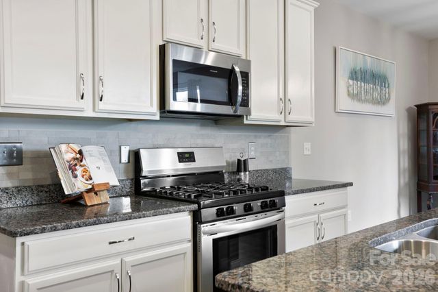 258 Crystal Heights Drive, Hendersonville, NC 28739