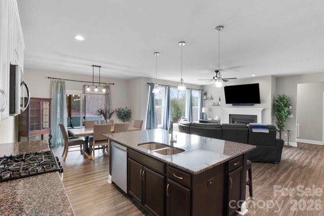 258 Crystal Heights Drive, Hendersonville, NC 28739