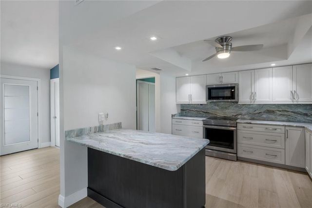 2212 SE 7th ST, Cape Coral, FL 33990