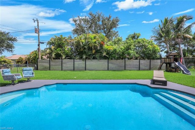 2212 SE 7th ST, Cape Coral, FL 33990