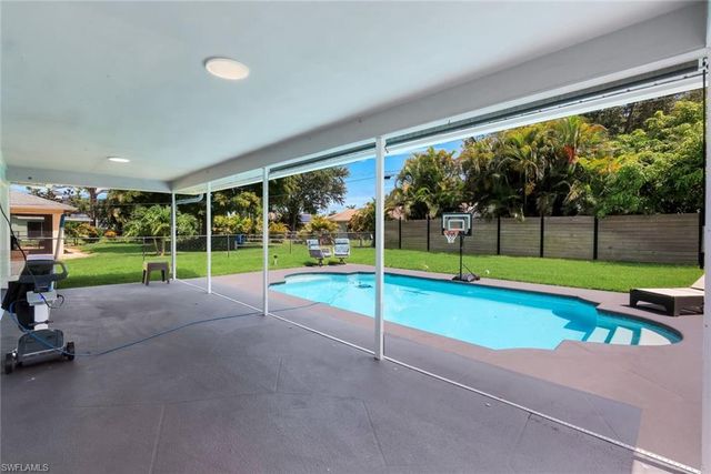 2212 SE 7th ST, Cape Coral, FL 33990