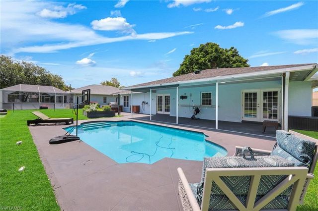 2212 SE 7th ST, Cape Coral, FL 33990