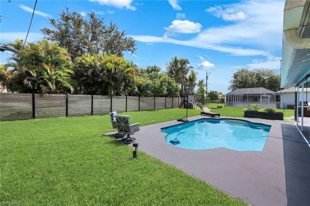 2212 SE 7th ST, Cape Coral, FL 33990