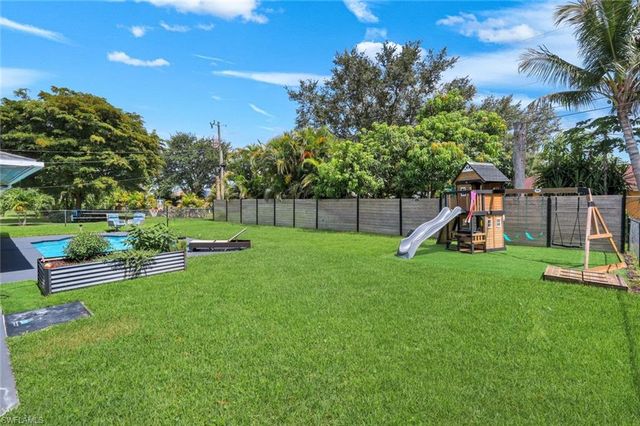 2212 SE 7th ST, Cape Coral, FL 33990