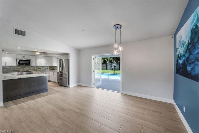 2212 SE 7th ST, Cape Coral, FL 33990