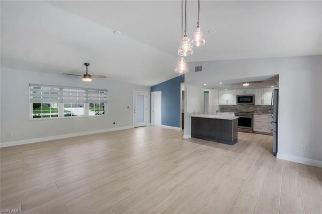 2212 SE 7th ST, Cape Coral, FL 33990
