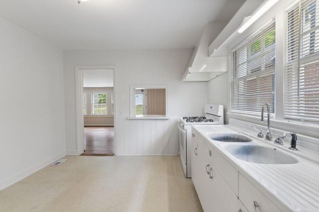 2512 Alston Drive SE, Atlanta, GA 30317