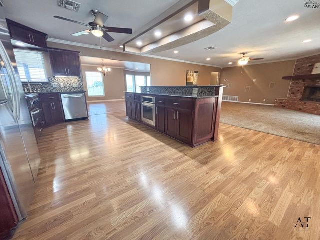 1110 E SYCAMORE DRIVE, Burkburnett, TX 76354