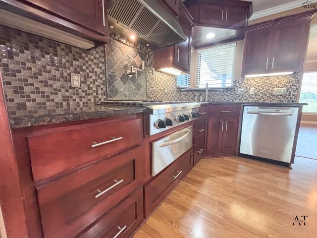 1110 E SYCAMORE DRIVE, Burkburnett, TX 76354