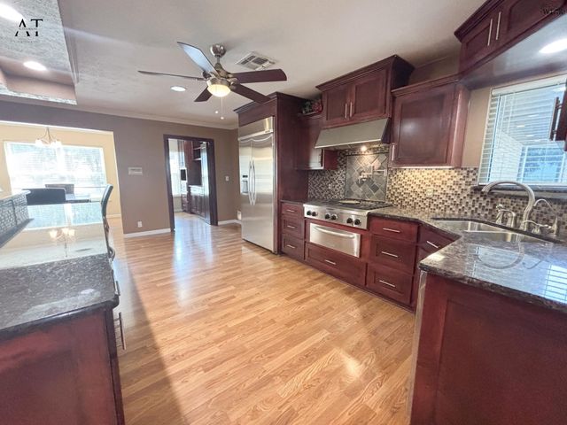 1110 E SYCAMORE DRIVE, Burkburnett, TX 76354