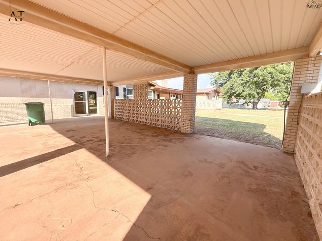 1110 E SYCAMORE DRIVE, Burkburnett, TX 76354