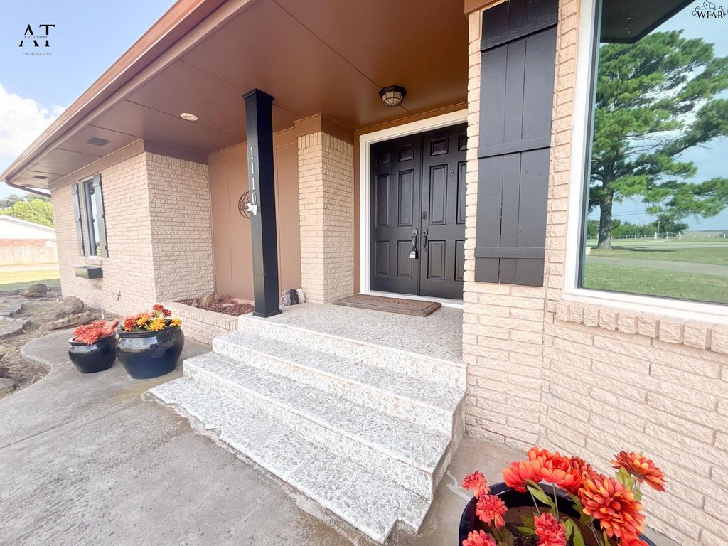 1110 E SYCAMORE DRIVE, Burkburnett, TX 76354