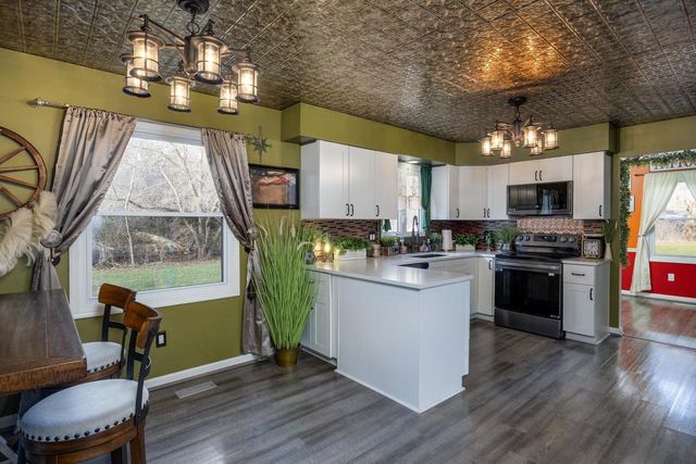 6668 W Wood Ridge Drive, Janesville, WI 53548