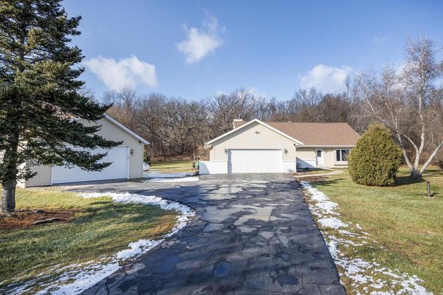 6668 W Wood Ridge Drive, Janesville, WI 53548