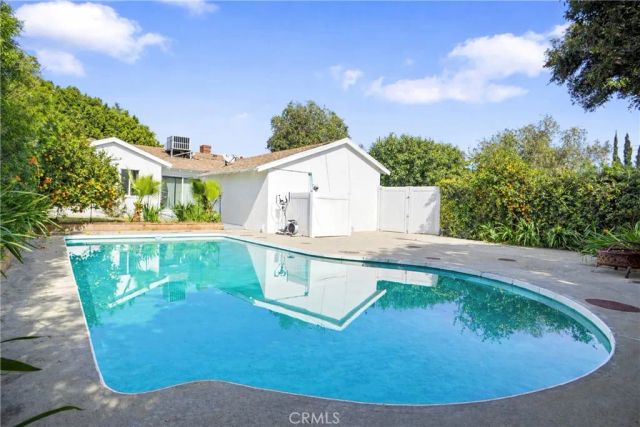 13900 Cantlay Street, Van Nuys, CA 91405