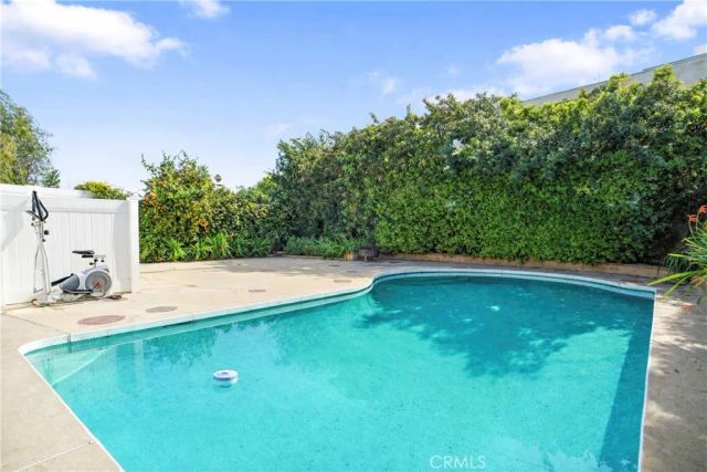 13900 Cantlay Street, Van Nuys, CA 91405