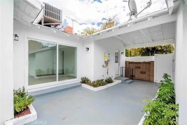 13900 Cantlay Street, Van Nuys, CA 91405