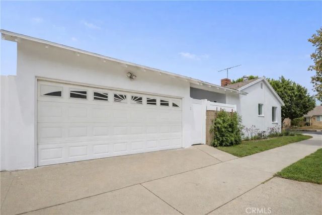 13900 Cantlay Street, Van Nuys, CA 91405