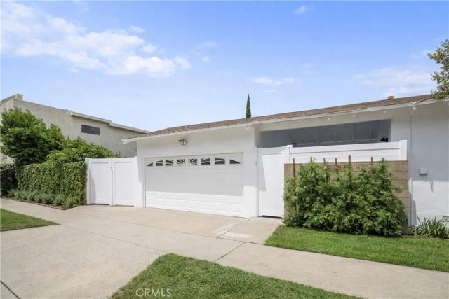 13900 Cantlay Street, Van Nuys, CA 91405