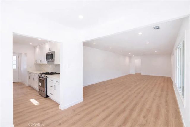 13900 Cantlay Street, Van Nuys, CA 91405