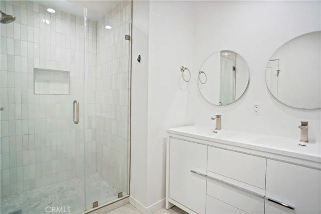 13900 Cantlay Street, Van Nuys, CA 91405