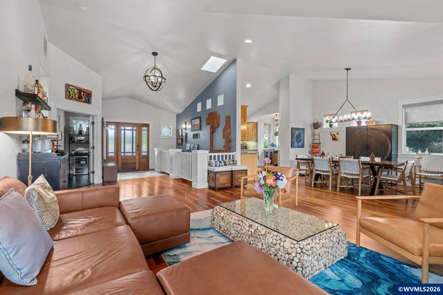 447 NW Mt Mazama St, Mcminnville, OR 97128