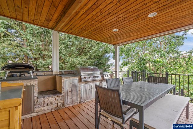 447 NW Mt Mazama St, Mcminnville, OR 97128