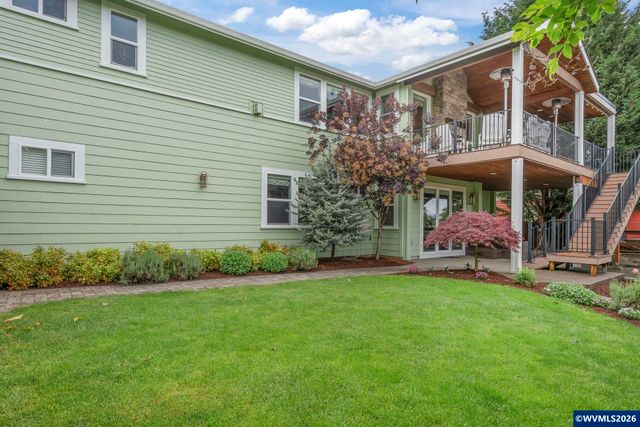 447 NW Mt Mazama St, Mcminnville, OR 97128