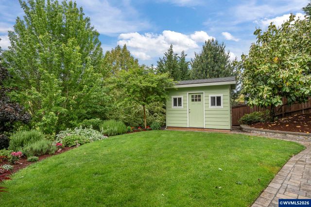 447 NW Mt Mazama St, Mcminnville, OR 97128