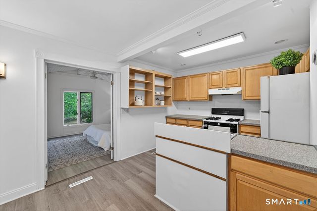 134 Greenwich Avenue, New Haven, CT 06519