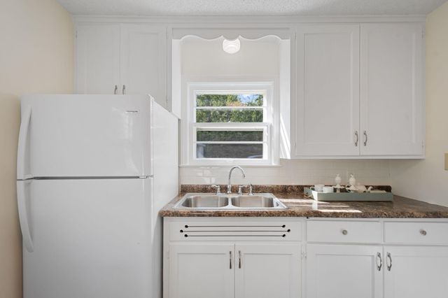 9909 Nicollet Avenue S, Bloomington, MN 55420