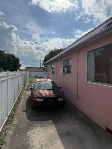 3270 NW 132nd Ter, Opa-locka, FL 33054