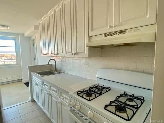 164-20 Highland Avenue 9T, Jamaica Hills, NY 11432