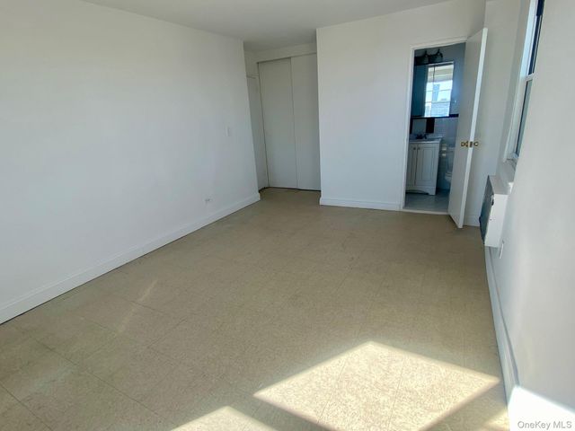 164-20 Highland Avenue 9T, Jamaica Hills, NY 11432