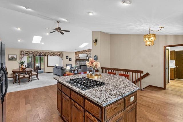 210 Riveredge COURT, Thiensville, WI 53092