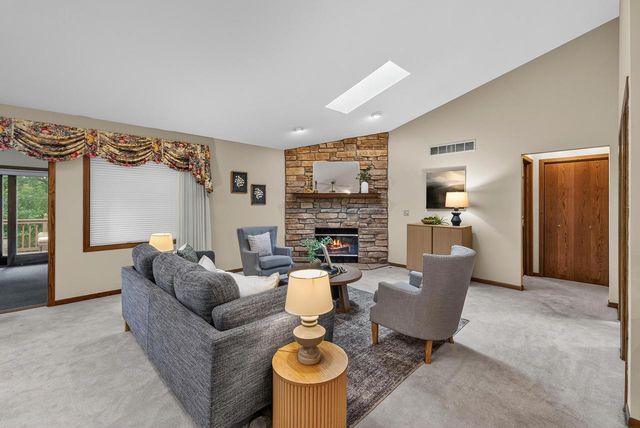 210 Riveredge COURT, Thiensville, WI 53092