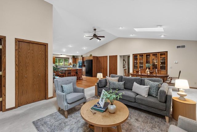 210 Riveredge COURT, Thiensville, WI 53092