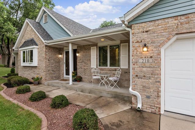 210 Riveredge COURT, Thiensville, WI 53092
