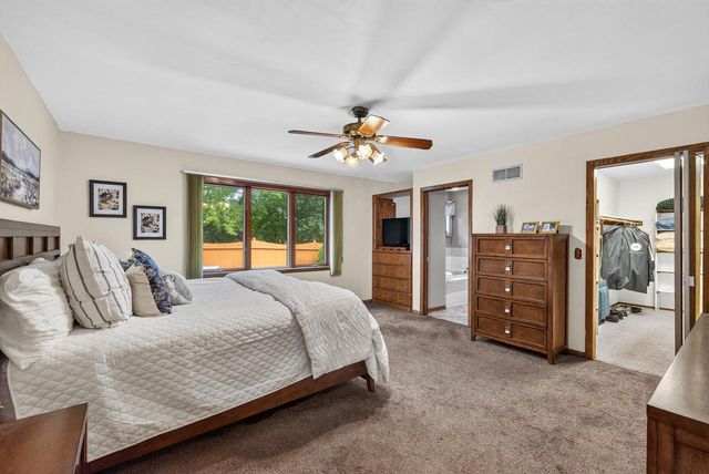 210 Riveredge COURT, Thiensville, WI 53092