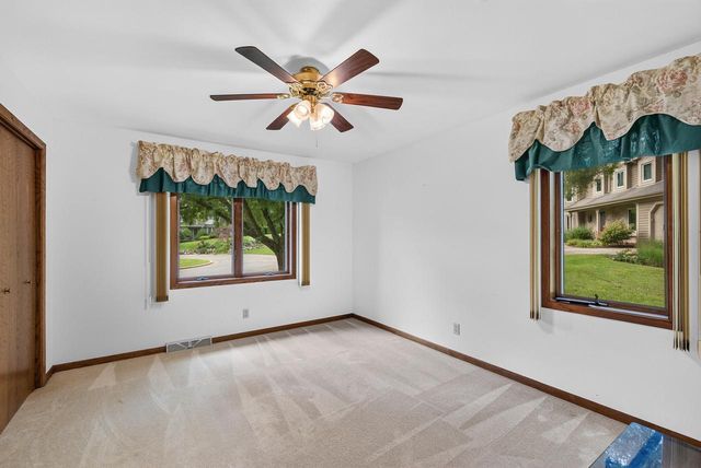 210 Riveredge COURT, Thiensville, WI 53092