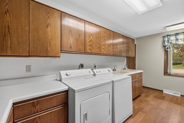 210 Riveredge COURT, Thiensville, WI 53092