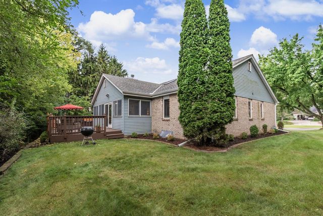 210 Riveredge COURT, Thiensville, WI 53092