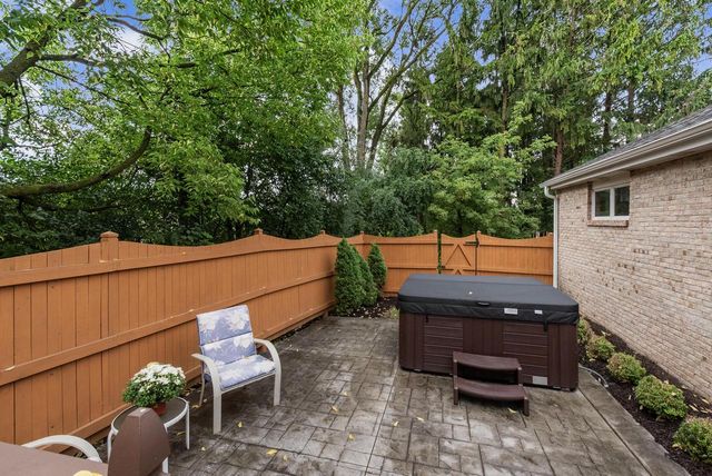210 Riveredge COURT, Thiensville, WI 53092