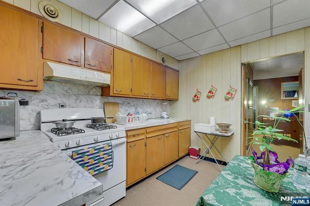 213-215 Central Avenue, East Newark, NJ 07029