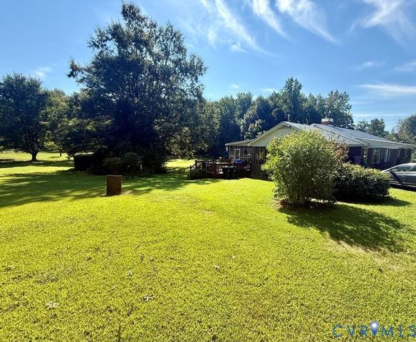 585 Southern Dr, Keysville, VA 23947